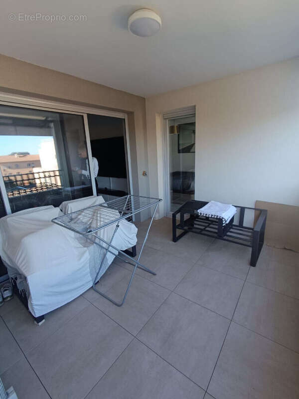 Appartement à SAINT-LAURENT-DU-VAR