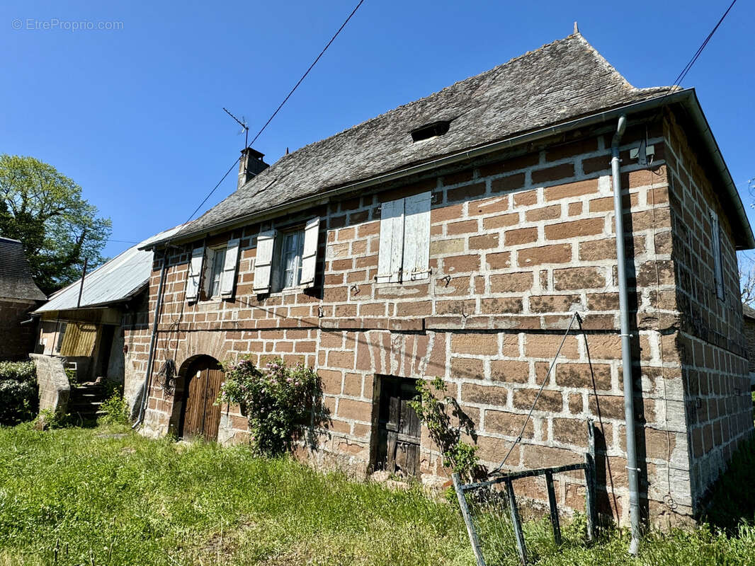 Maison à SAINT-CYR-LA-ROCHE