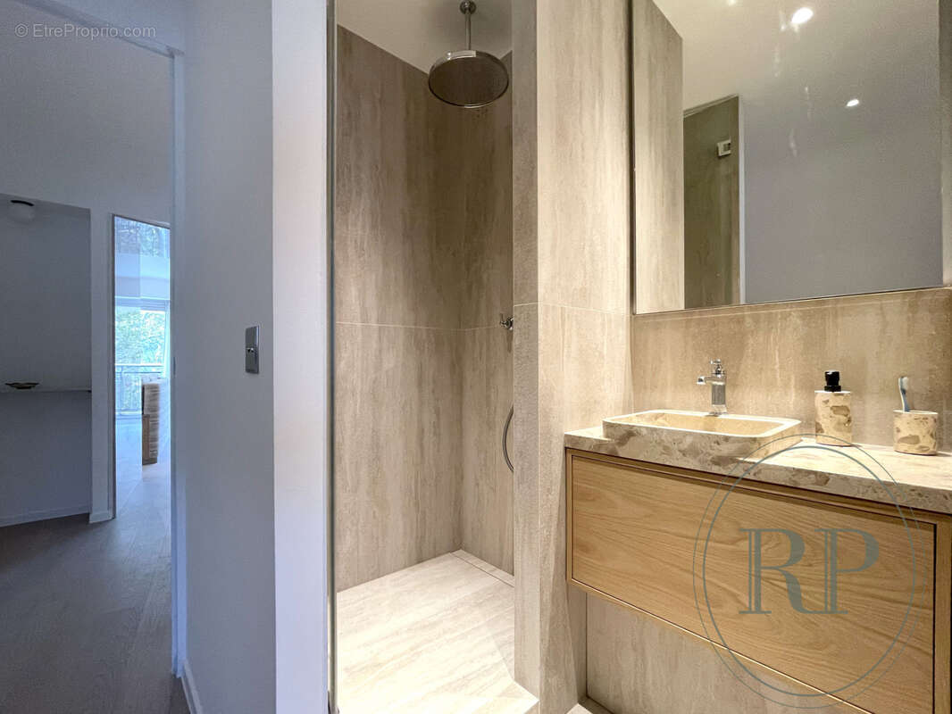 Appartement à PARIS-7E