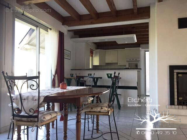 Maison 117 m² à Oloron-Sainte-Marie  - photo 7