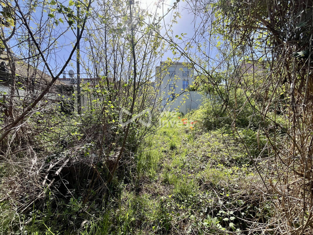 Terrain à NANTERRE