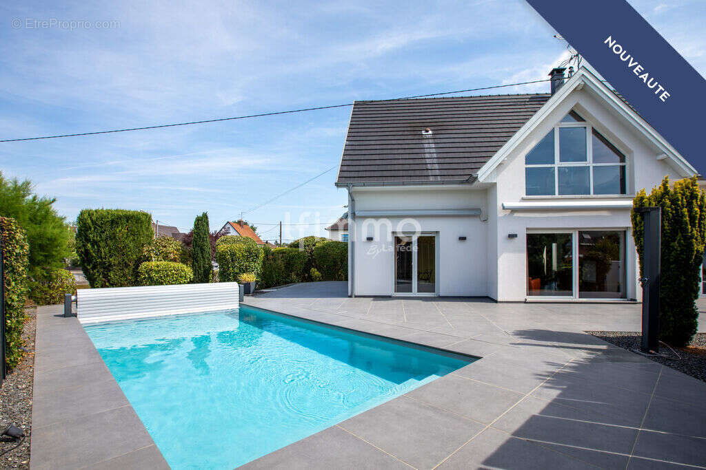 Villa avec piscine, parc paysager et prestations premium. Kembs - photo 2