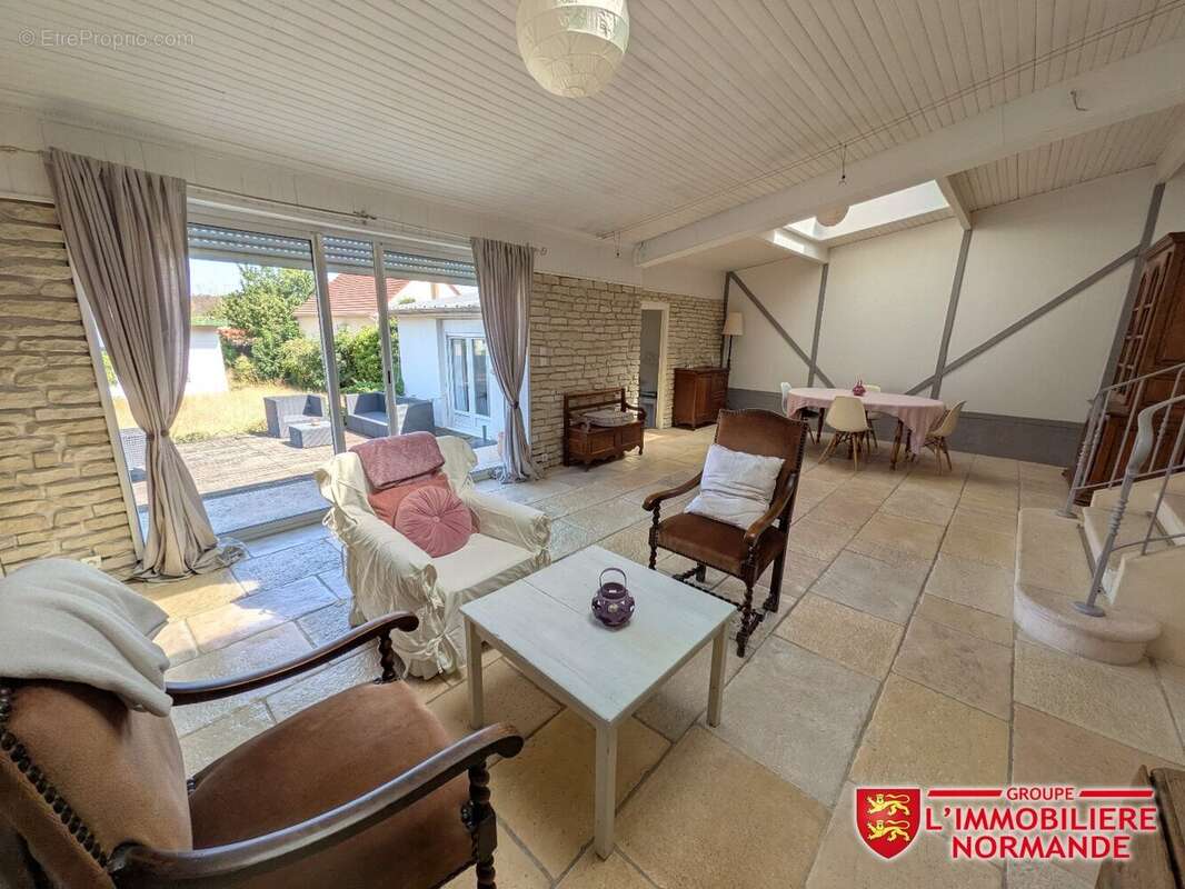 Maison familliale 6 chambres 173m² avec jardin et dépendance. - photo 3