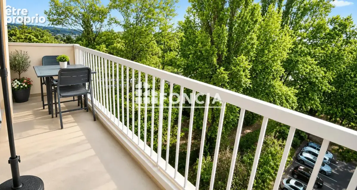 RAMBOUILLET – Beau 3 pièces d'env. 67 m² au dernier étage avec balcon - photo 2