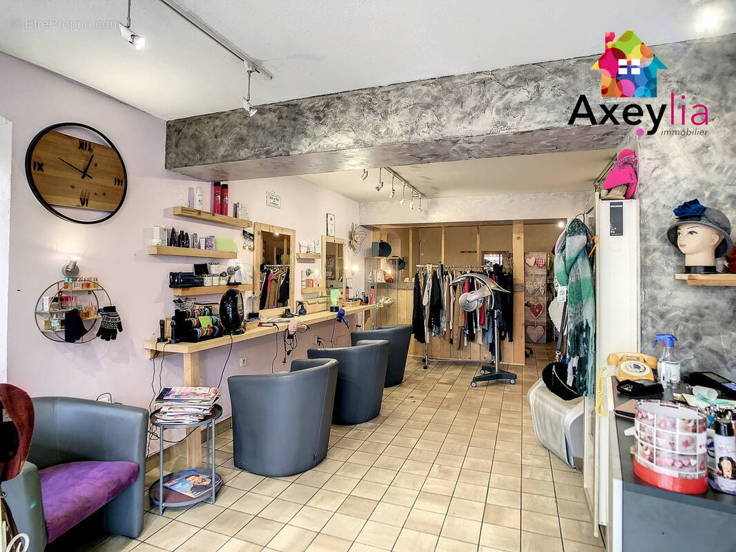 Commerce à CHAUFFAILLES