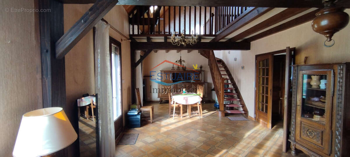 Maison à SAINT-ETIENNE-DE-MONTLUC