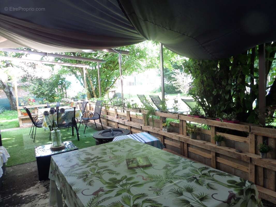 Maison à VOUJEAUCOURT