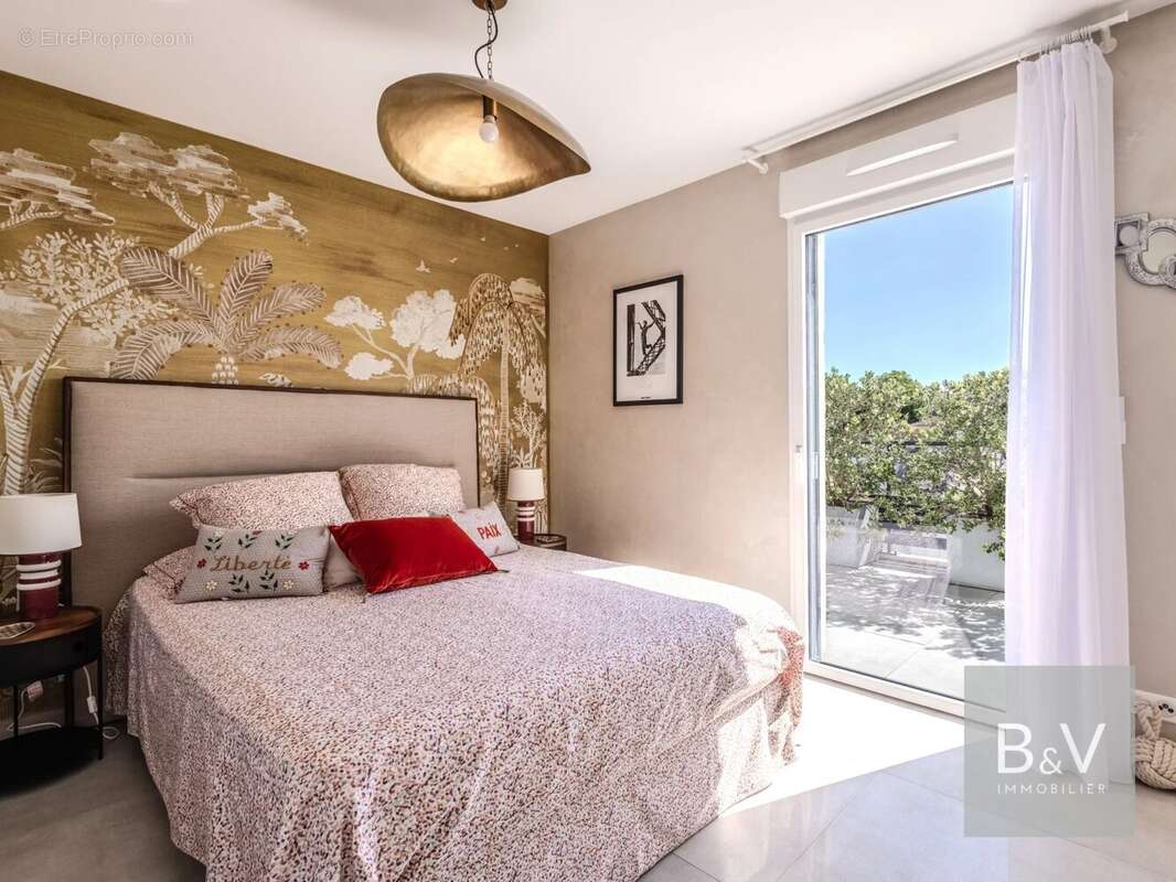 Appartement à SAINT-LAURENT-DU-VAR