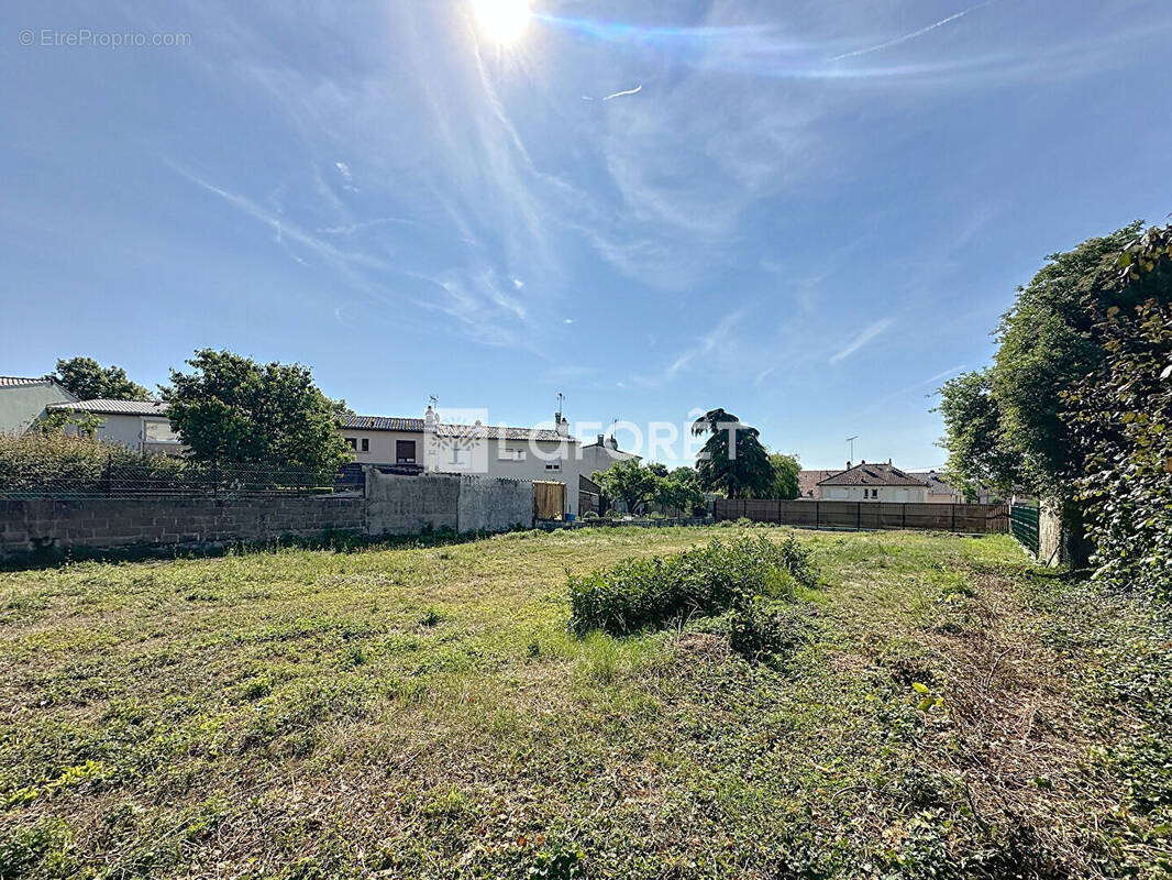 Terrain à CHALONS-EN-CHAMPAGNE