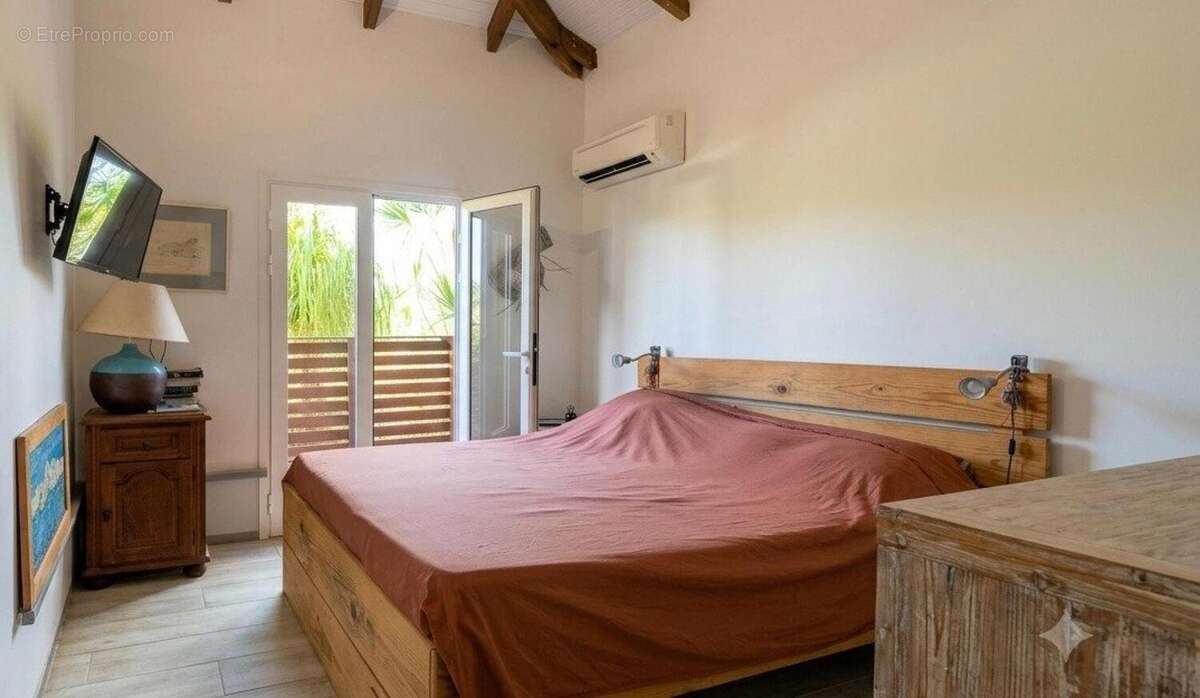 Maison 280 m² à Deshaies  - photo 8