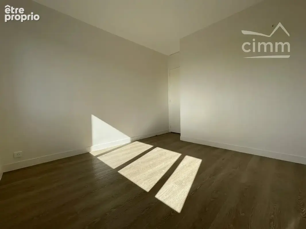 Vue panoramique pour ce T4 avec loggia dans résidence recherchée - photo 13