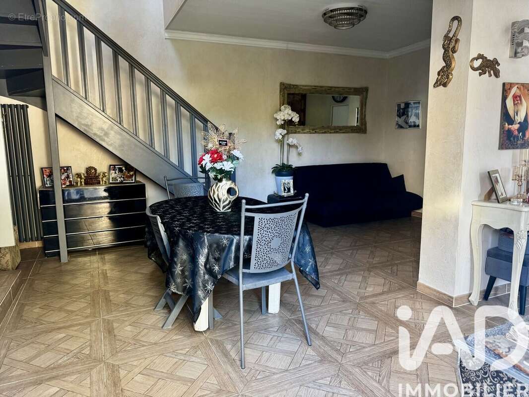 Photo 3 - Maison à CRECY-LA-CHAPELLE