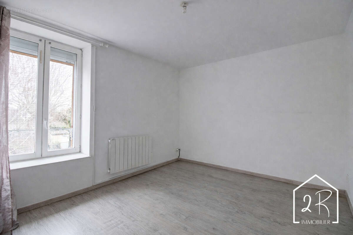 Appartement à MARENNES