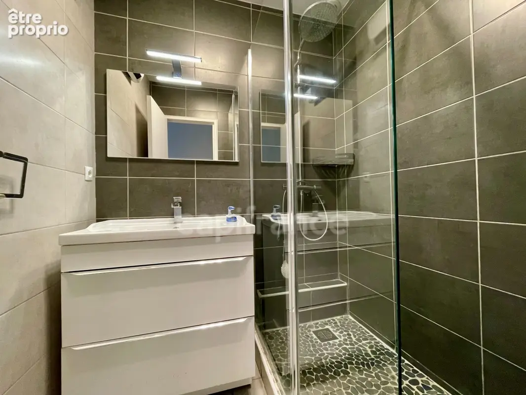 Maison de plain-pied spacieuse et lumineuse 7 pièces 5 chambres! - photo 8