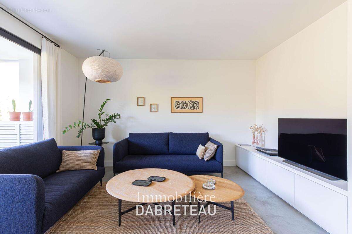 Appartement à CHARBONNIERES-LES-BAINS