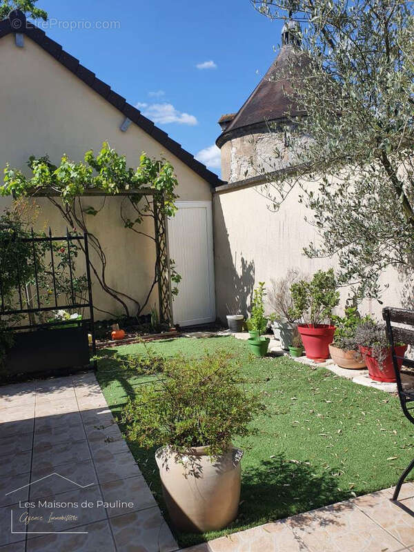 Appartement à COURCELLES-SUR-SEINE