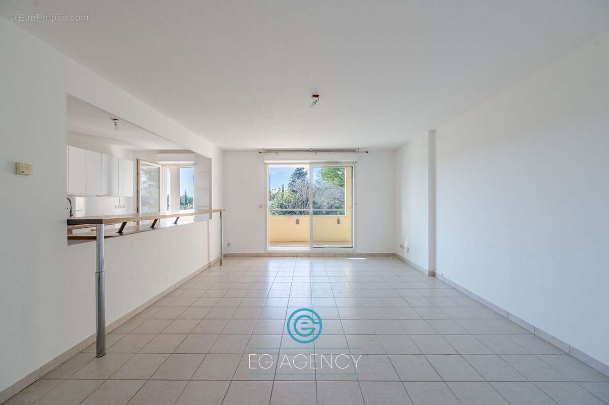Appartement à MARSEILLE-9E