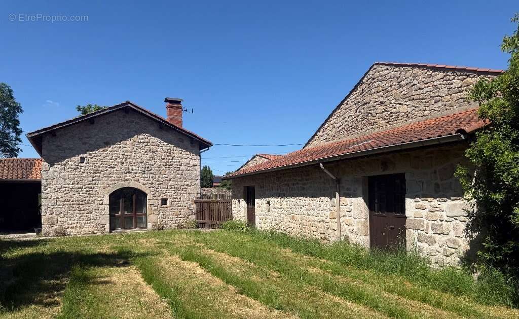lieu dit Chenereilles - Ferme en Pierre - photo 2