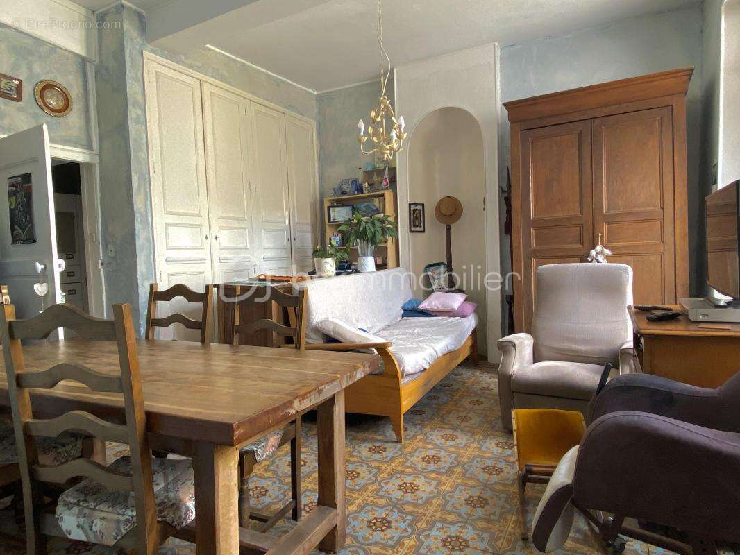 Maison à VILLENEUVE-SUR-YONNE