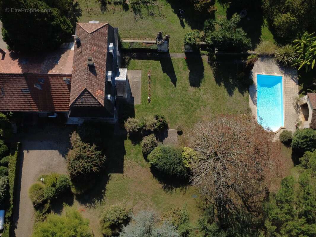 Bergerac magnifique propriete avec piscine et dependances - photo 3