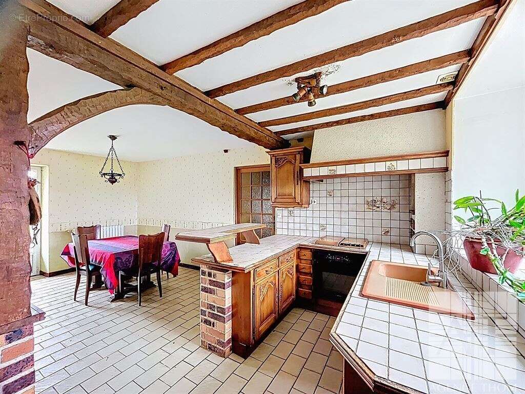 Maison à SAINT-DENIS-DE-GASTINES