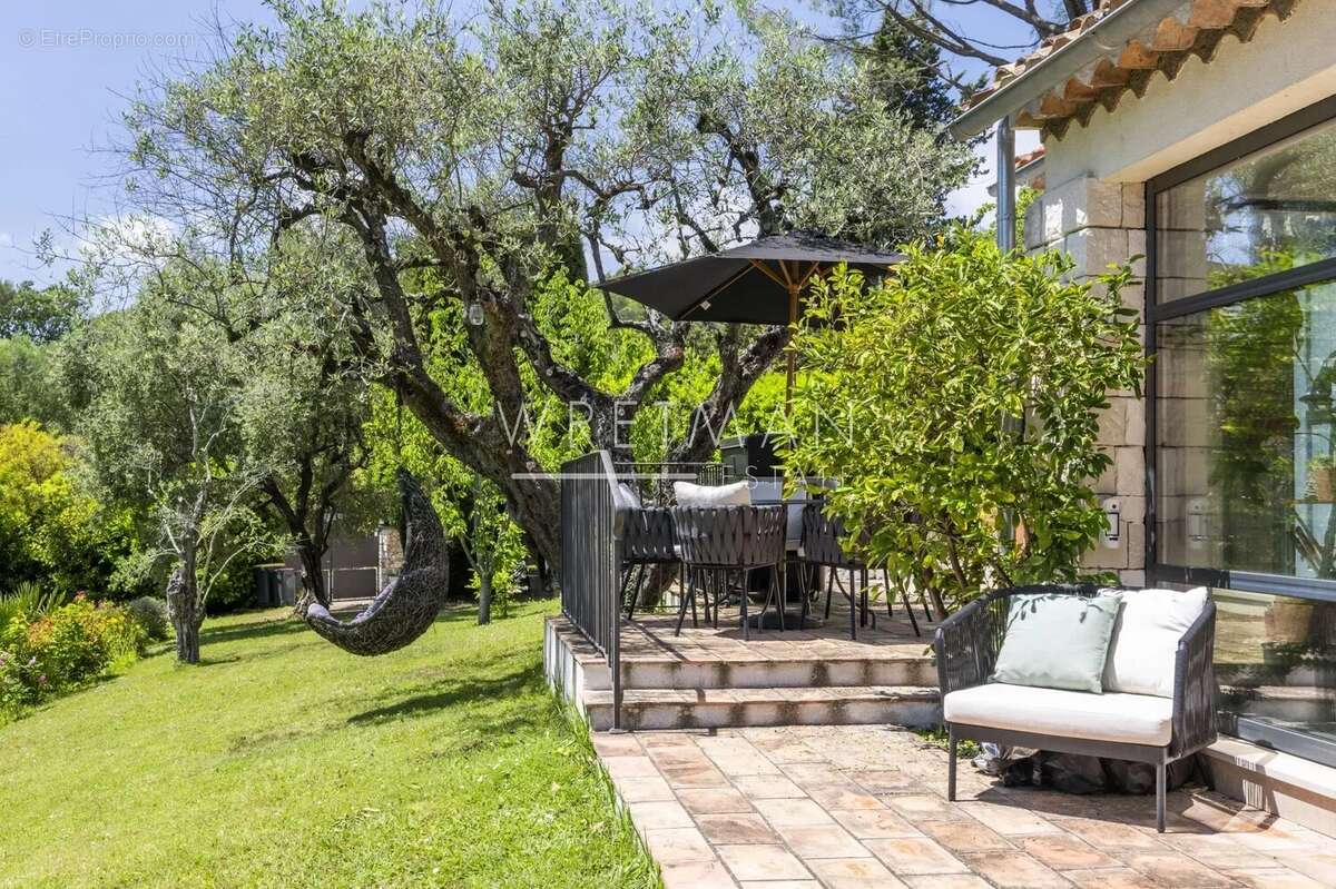 Maison à VALBONNE