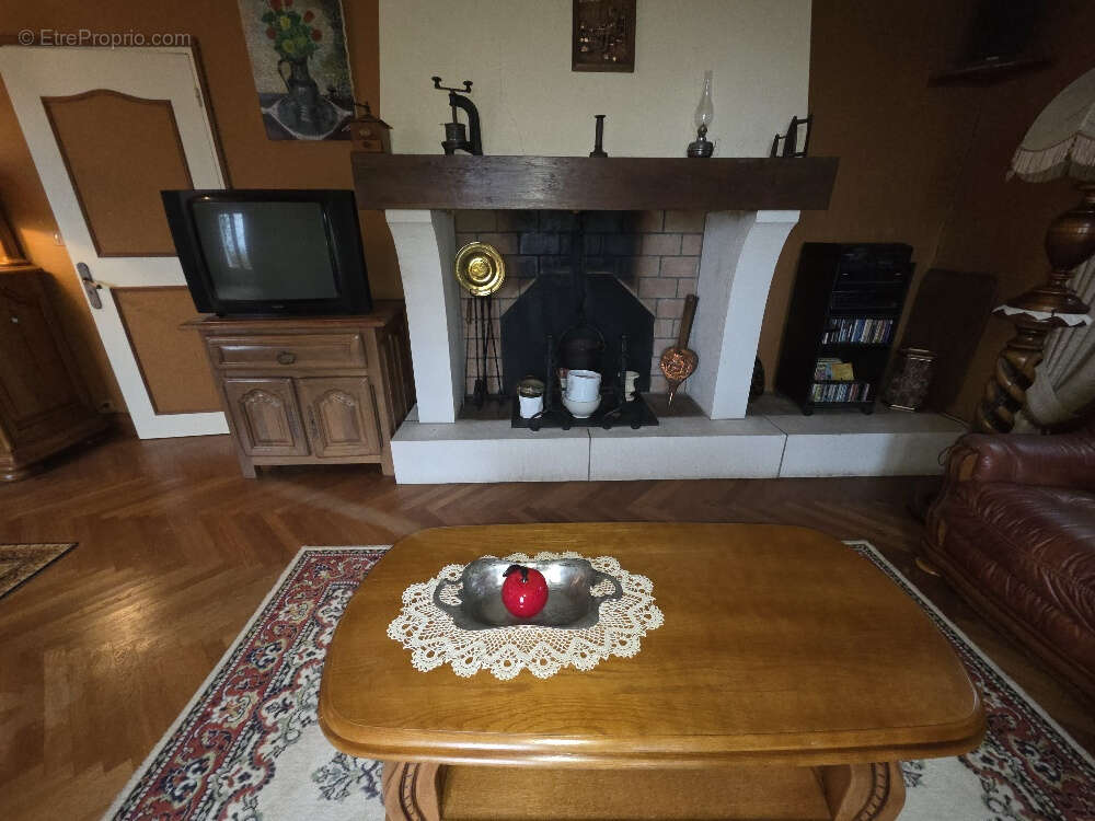 Maison à SAINT-MEDARD-D&#039;EXCIDEUIL