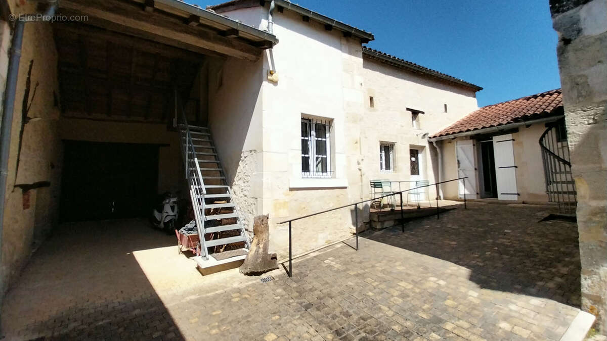 Maison à CHANCELADE