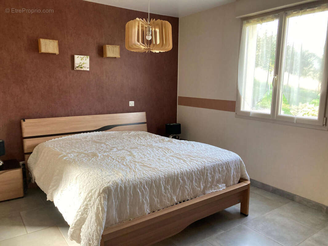 ch 2 parentale - Maison à SAINT-PIERRE-LAFEUILLE