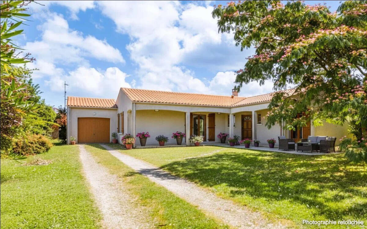 Maison à SAINT-JUST-LUZAC