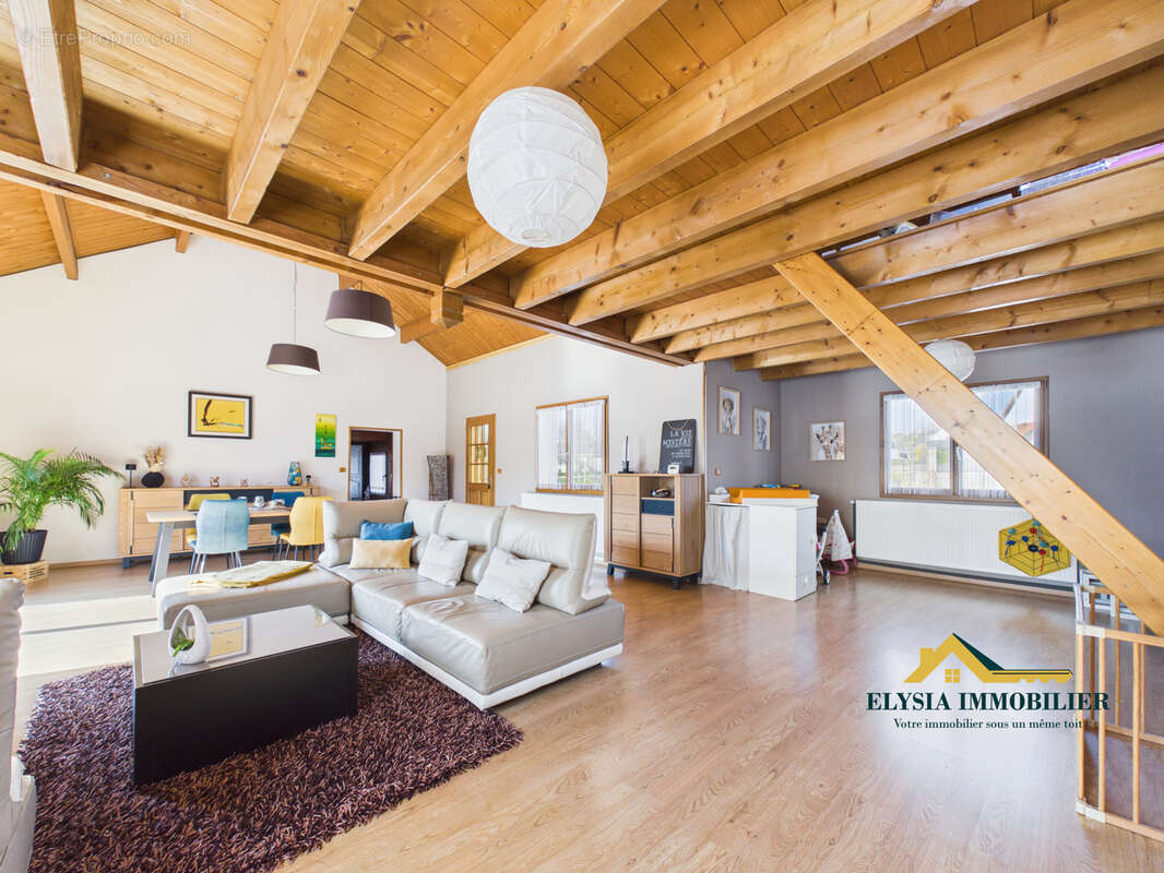 Maison à CHAUDENEY-SUR-MOSELLE