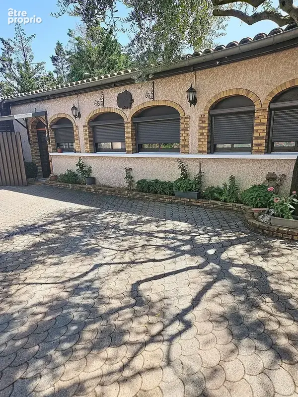 Maison a vendre pierre benite rue ampere secteur tres calme - photo 2