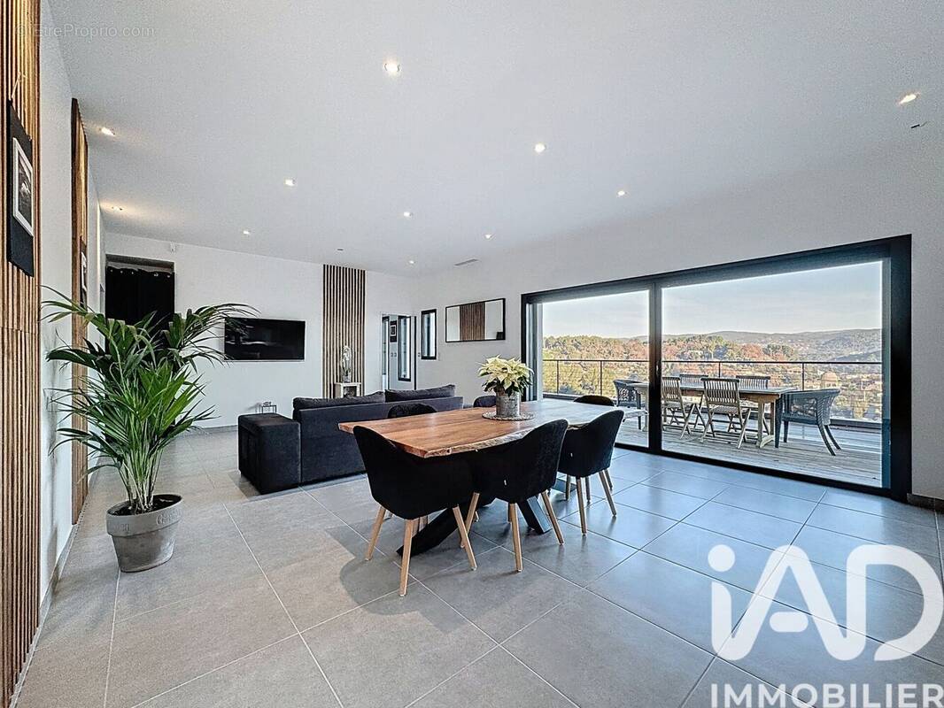 Photo 1 - Maison à TRANS-EN-PROVENCE