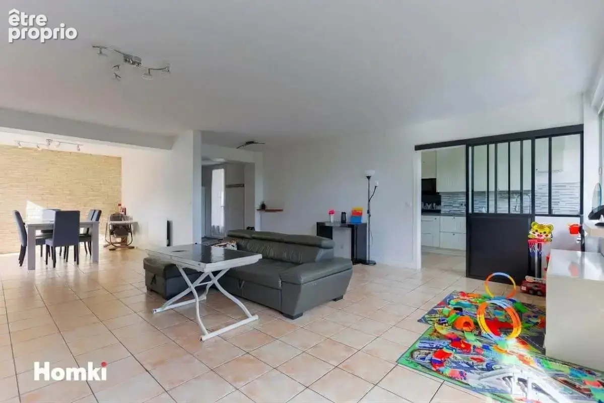 Maison/Villa T5 de 144 m² à Ozoir-la-Ferrière 77330 - photo 8
