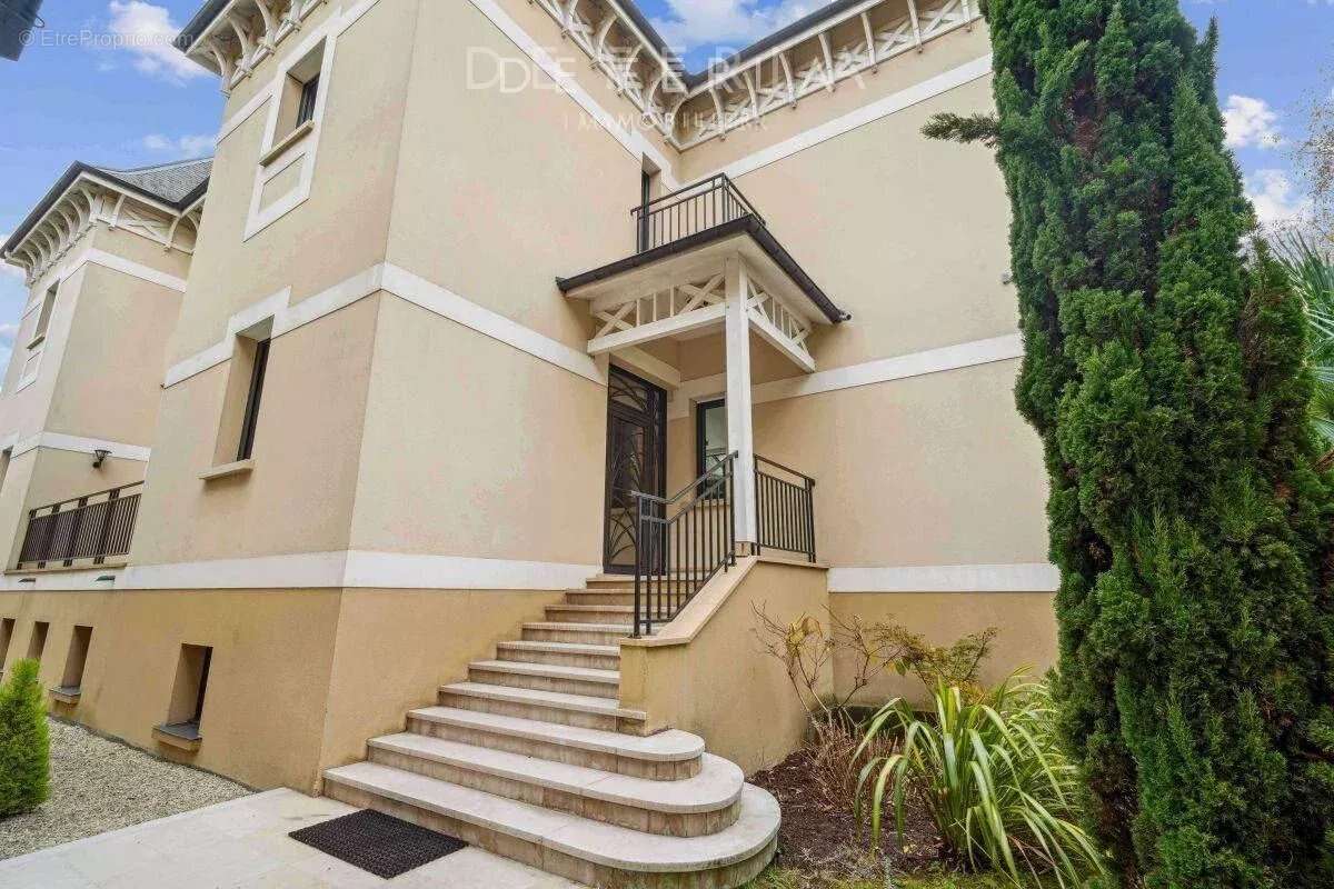 Maison à SAINT-MAUR-DES-FOSSES