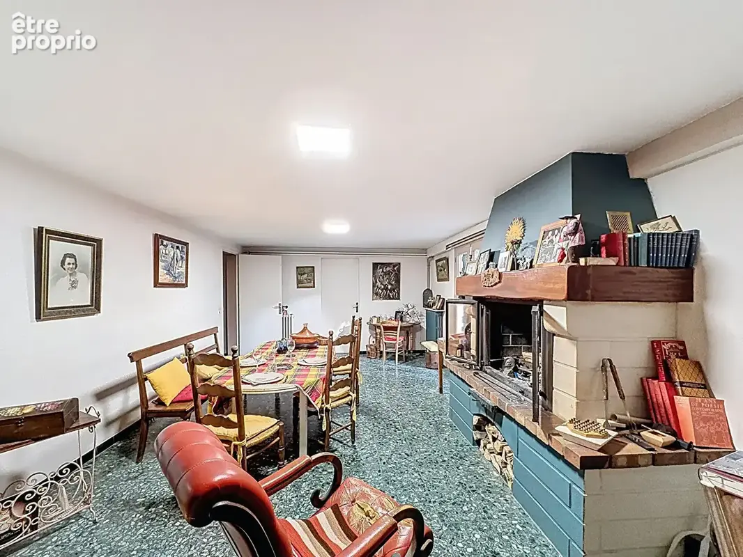 Maison Villeneuve Les Avignon 6 pièce(s) 219.50 m2 - photo 8