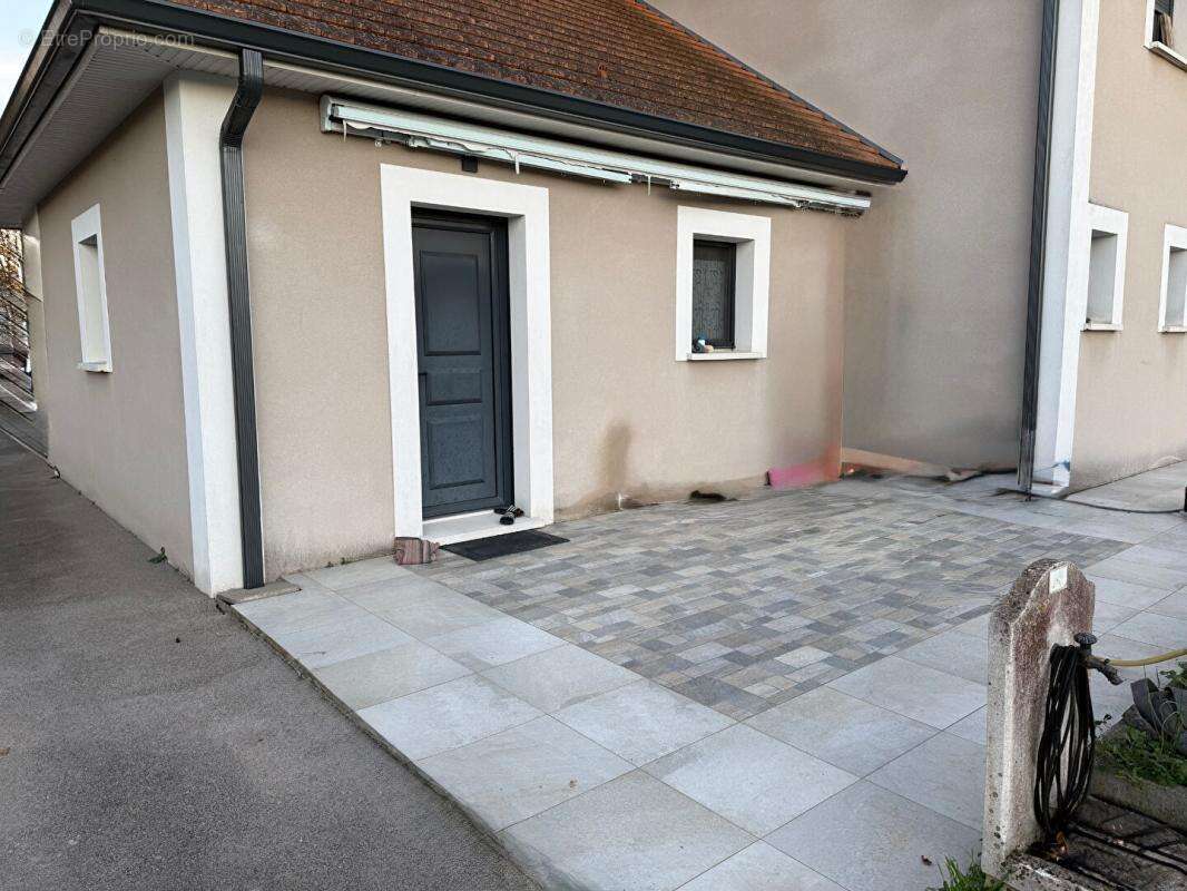 Maison récente de 2015 à Allériot 7 pièce(s) 150 m2 DPE B GES A - photo 3