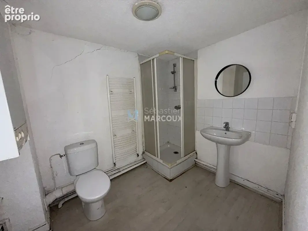 Montbrison centre ville avec cour privative - photo 5