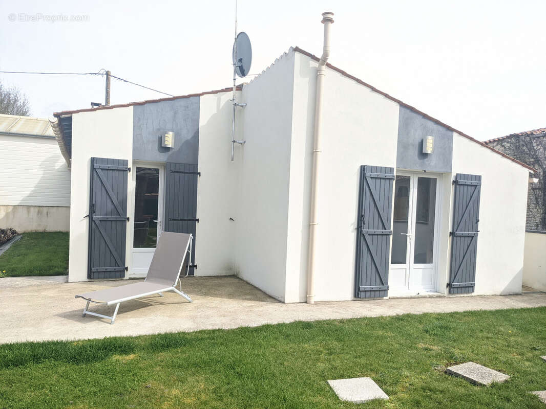 Maison à FRONTENAY-ROHAN-ROHAN