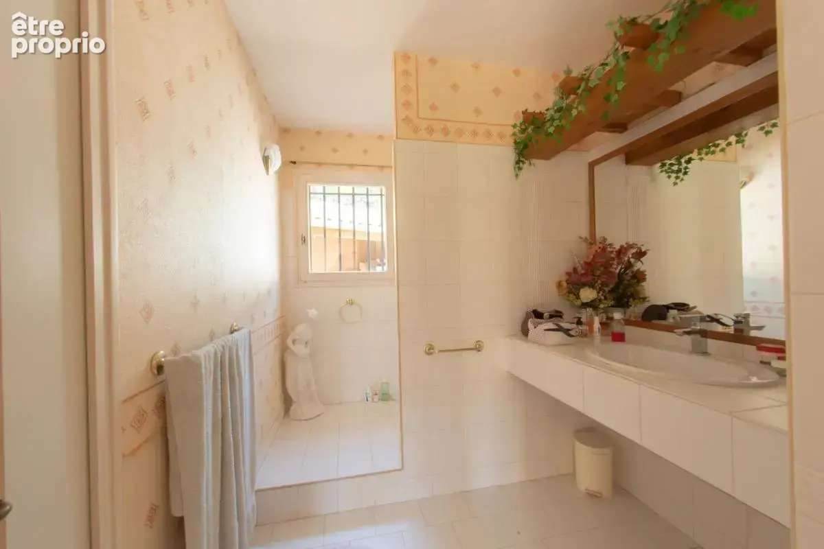 Villeneuve-lès-avignon (30400) – maison individuelle – 5 pièces – calme absolu – aucun vis-à-vis – piscine – bureau indépendant - photo 11