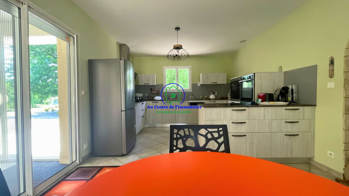 Maison 240 m² à Sainte-Livrade-Sur-Lot  - photo 5