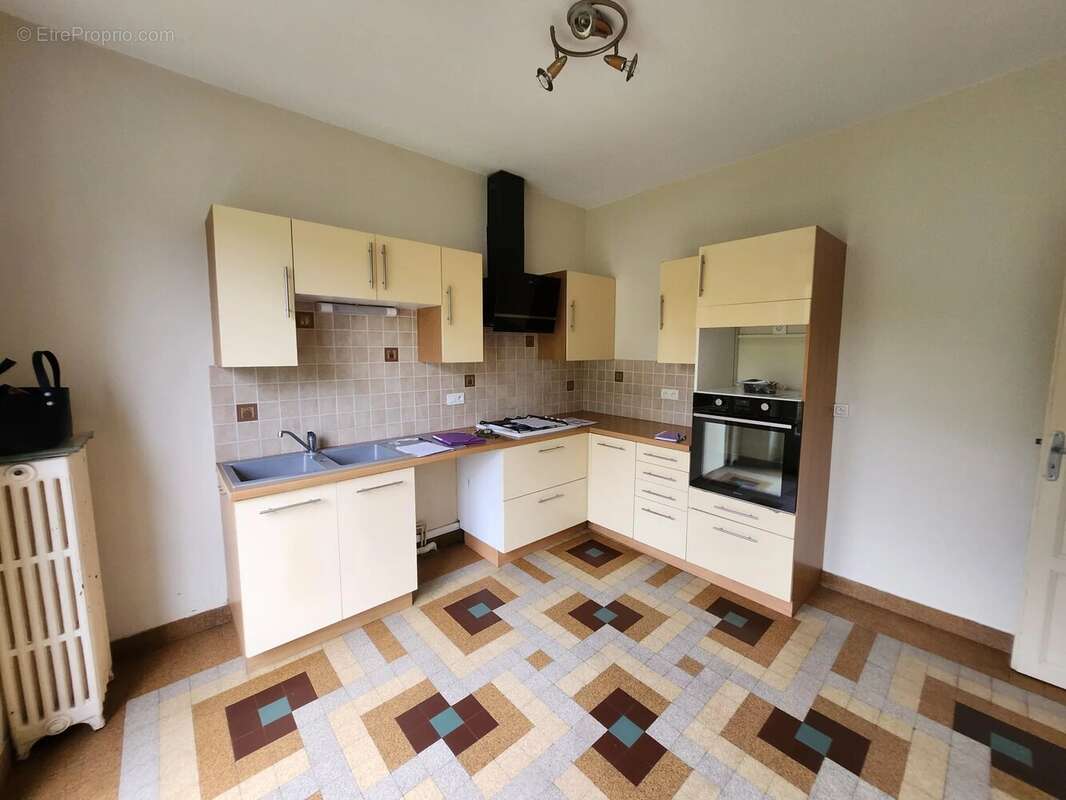 Maison à SAINT-JUNIEN