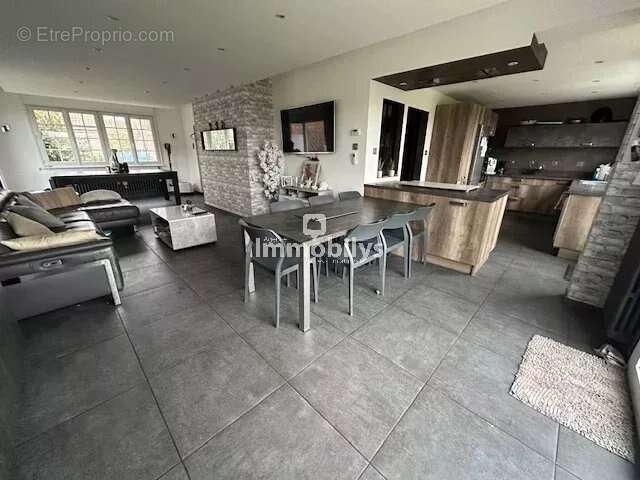 Maison à SIN-LE-NOBLE