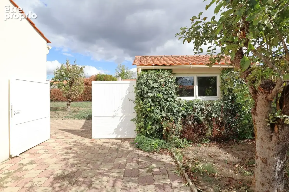 Au CALME d'une IMPASSE, maison de PLAIN-PIED offrant 110 m2 d'habitation - photo 2