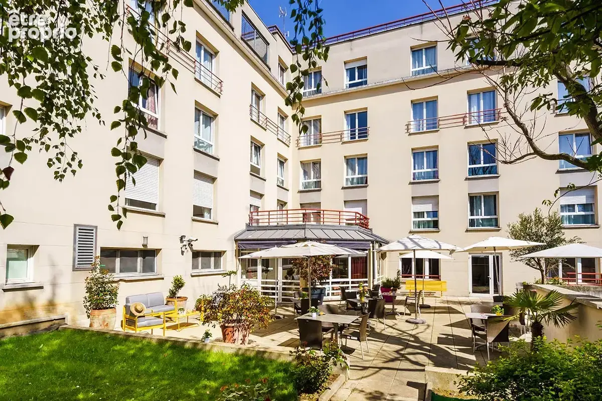 Appartement à VAUJOURS