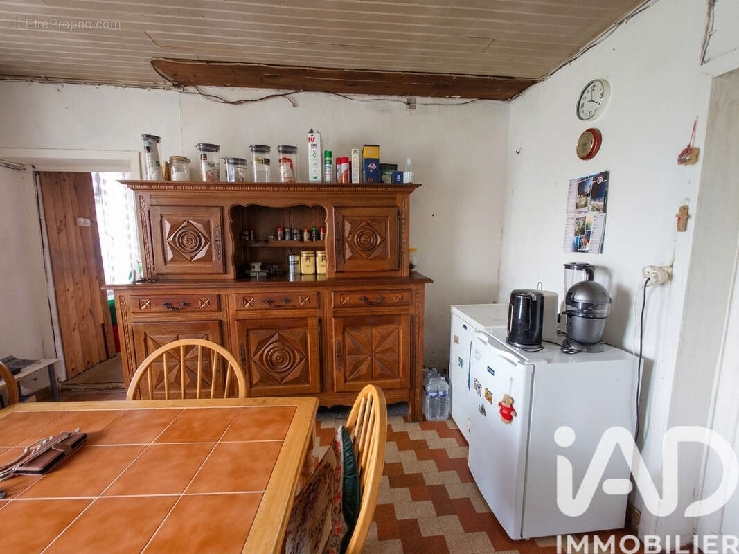 Maison 55 m² à Brigueil-Le-Chantre  - photo 8