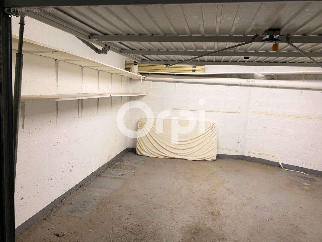 Parking à MANDELIEU-LA-NAPOULE