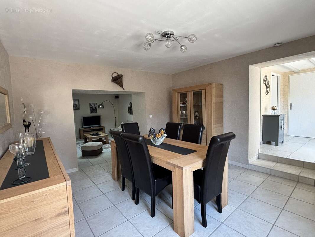 Maison 141 m² à Propieres  - photo 7