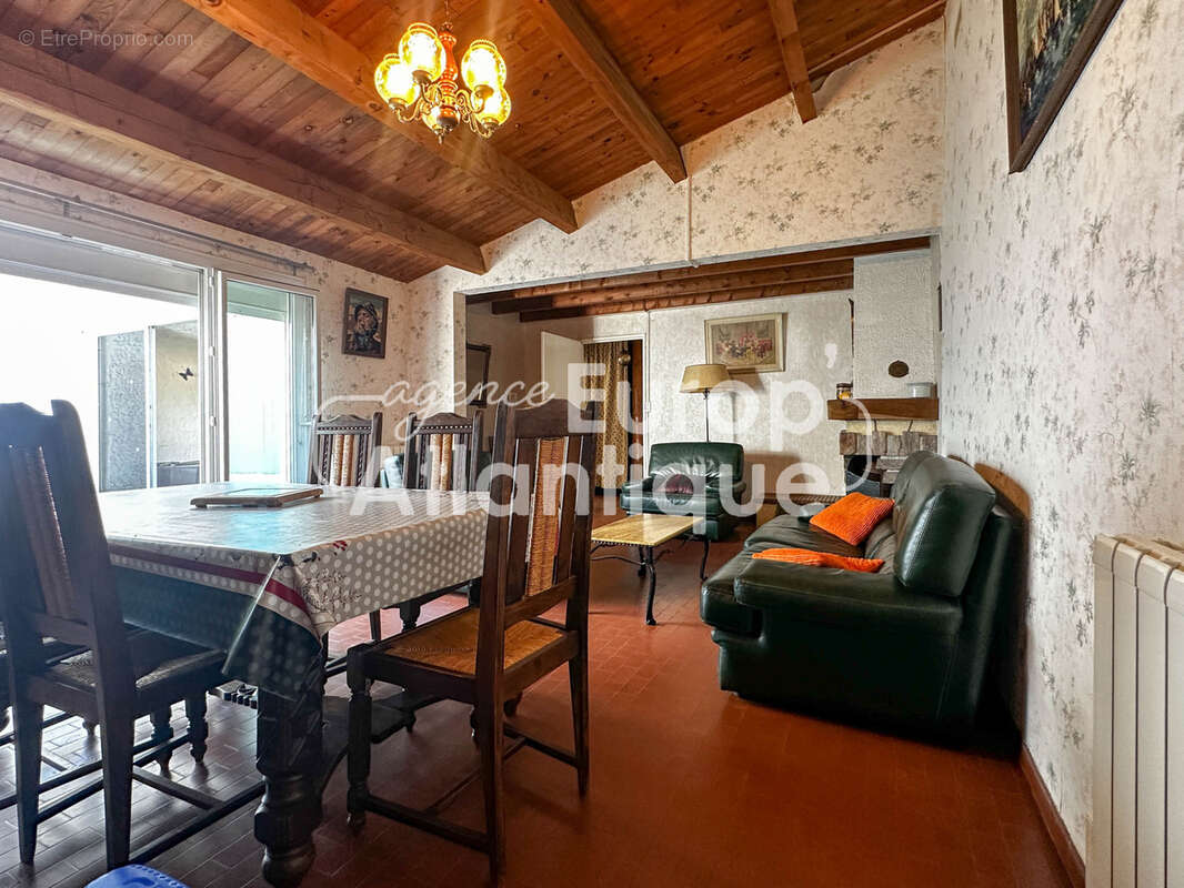 Maison à LES MATHES