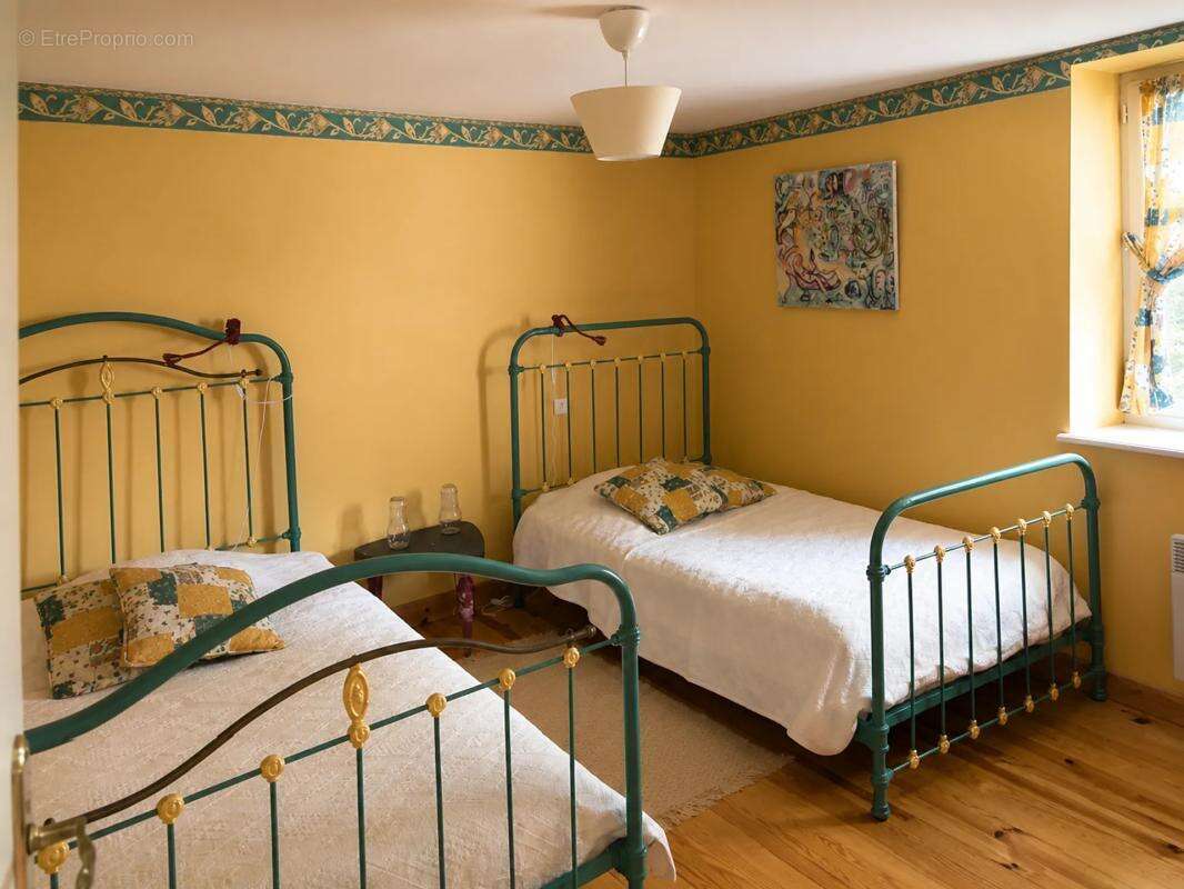 Maison de 8 pièces de 257 m² à Teillet - photo 7